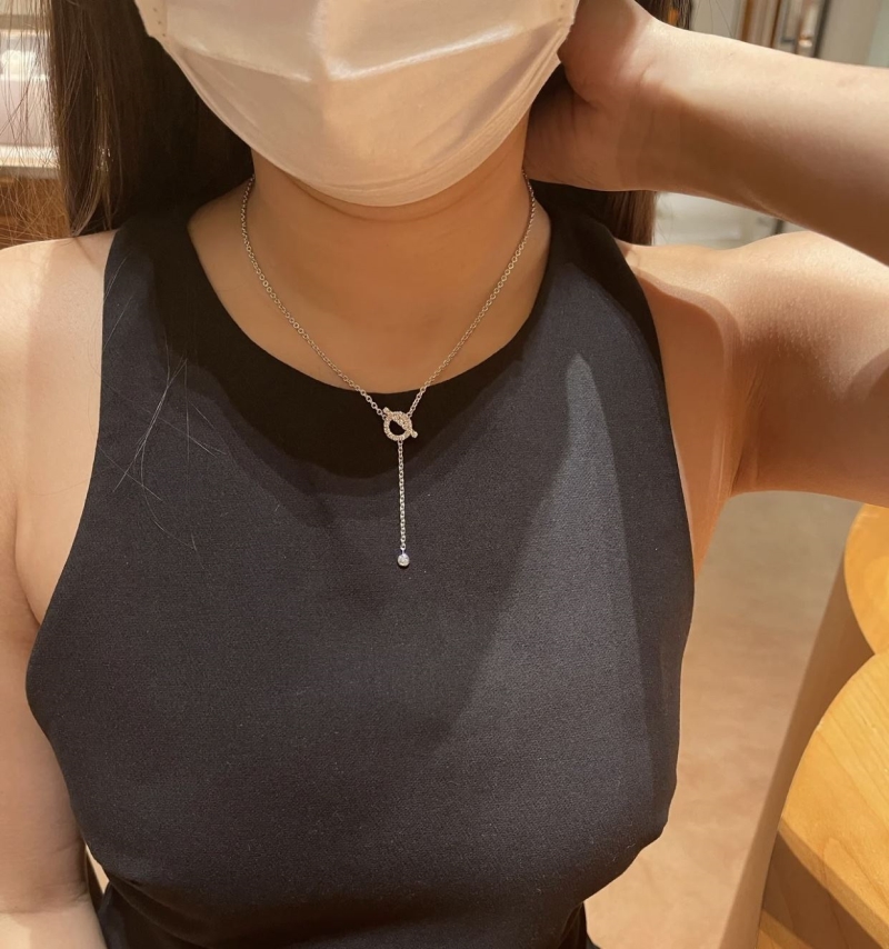 H**me5 necklaces